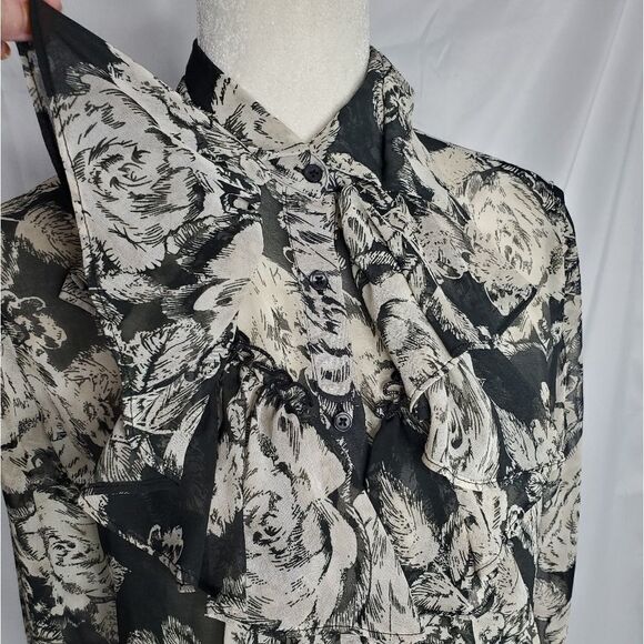 CABI #555 irresistible ruffle floral polyester top blouse‎ S - Picture 4 of 10